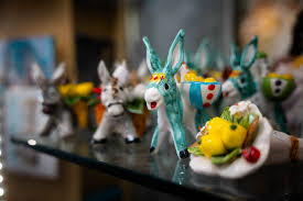Figurines